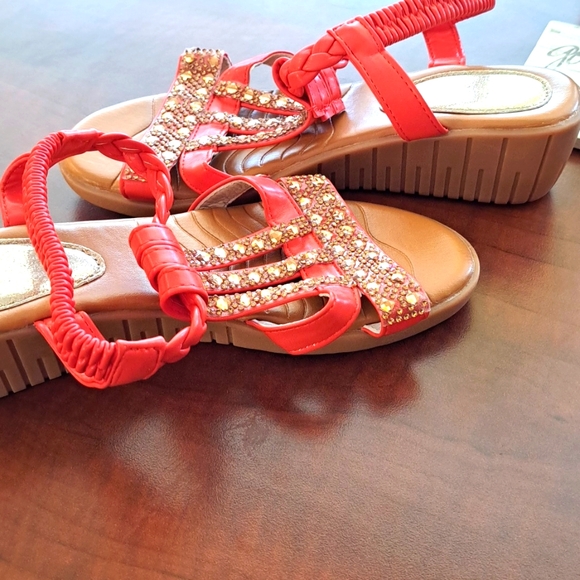 NEW Sparkly Red Sandals - Picture 3 of 8